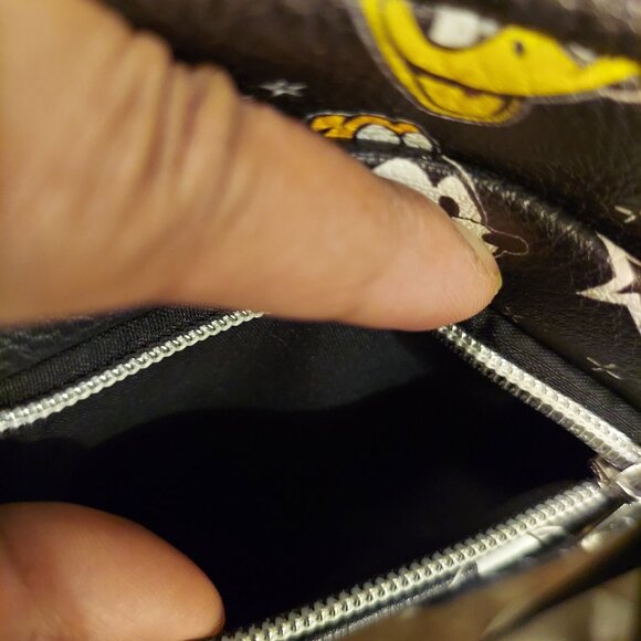 Disney- Mickey and Friends Black Crossbody Bag - Picture 4 of 8